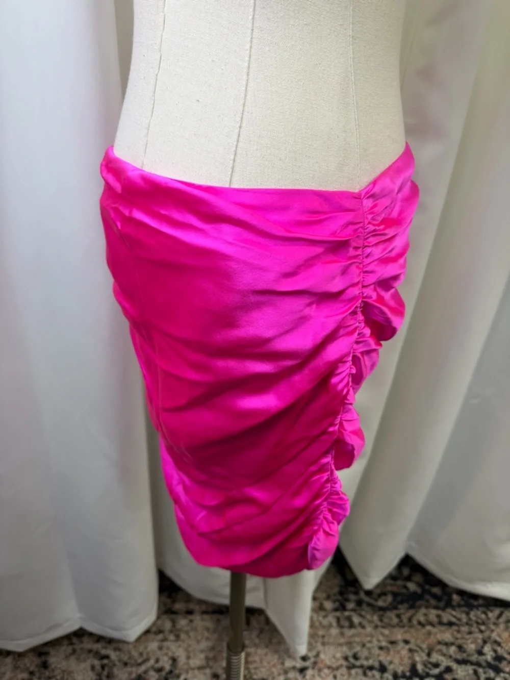 NWT Michelle Mason ‘Ruched Silk-Satin Mini Skirt’ in “Bright Pink” Size 8